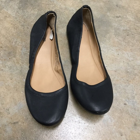Mossimo Supply Co. Shoes - Mossimo Ona Black Scrunch Ballet Flats 7M